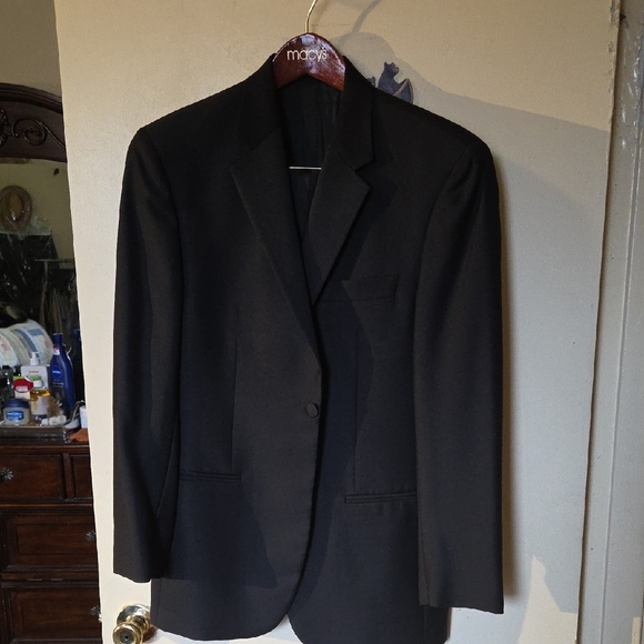 Elegant Black Tuxedo Suit